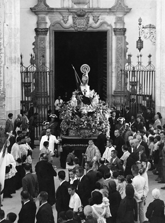 Salida Procesional de la Imagen del Pilar. Por Juan Méndez Varo.