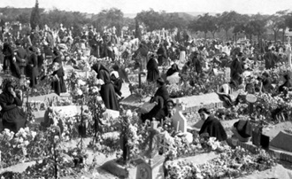 Recuperando un artículo del ecijano Benito Mas y Prat, dedicado al Día de Todos Los Santos (Difuntos) del año de 1884, publicado que fue en una revista española. Por Ramón Freire Gálvez.