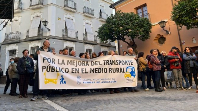 concentración vecinos de Fuentes de Andalucía en Sevilla