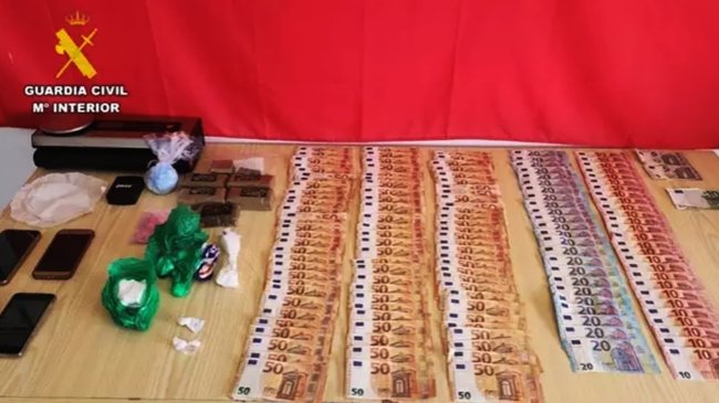 Desmantelado un punto de venta de drogas en La Campana