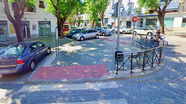 barrera de Av. María Auxiliadora con Av. de los Emigrantes