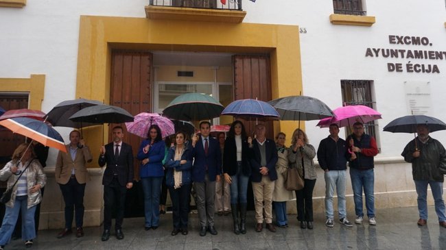 minuto de silencio por las víctimas del temporal de lluvias