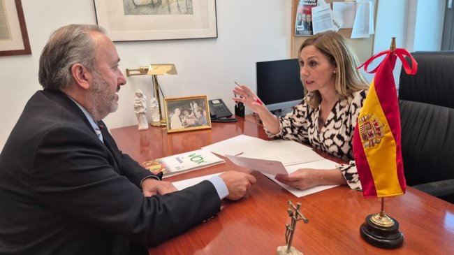 reunion concejal y diputada de vox