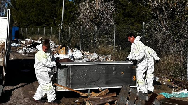 os vertidos incontrolados de la zona del polígono La Campiña