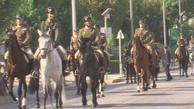 desfile unidad de caballería del Centro Militar de Cría Caballar