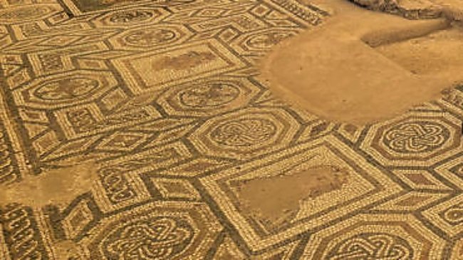 mosaico romano de cien metros cuadrados, del inicio del siglo III