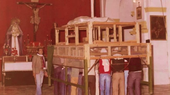 libro sobre la historia de los capataces y costaleros en Écija