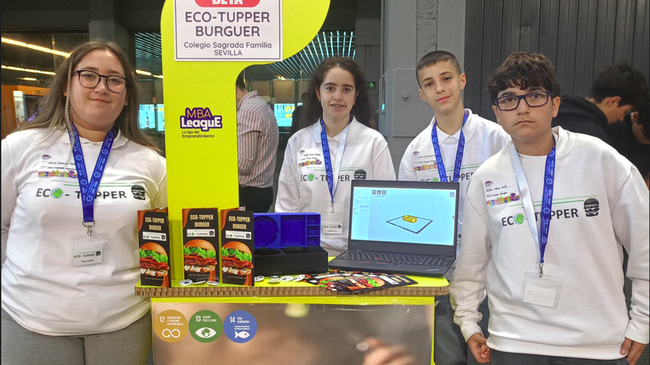 alumnos proyecto de reciclaje de envases de hamburguesas