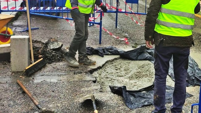 socavón en la calle Torres Quevedo